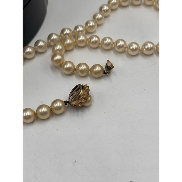 Majorica Vintage Hand Knotted 8mm Round Cream Faux Pearl Single Strand Necklace - Picture 7 of 10